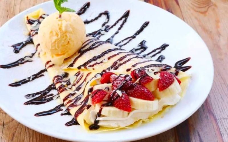 Bánh crepe mỏng mềm hài hòa nhân ngọt béo hấp dẫn Bánh crepe mỏng mềm hài hòa nhân ngọt béo hấp dẫn