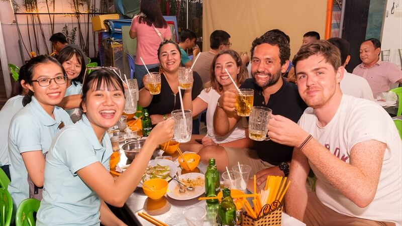 Tại sao Food Tour Sài Gòn là trải nghiệm "must-try"?