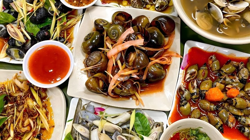 Ốc & hải sản – Văn hóa “nhậu ốc” vỉa hè