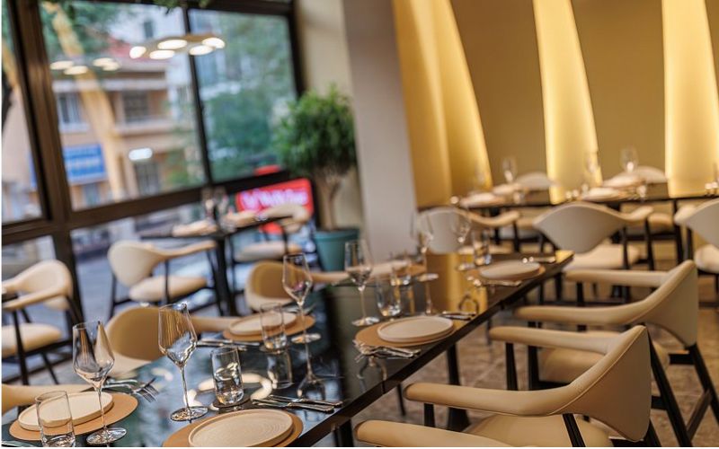 Lune Restaurant and Bar