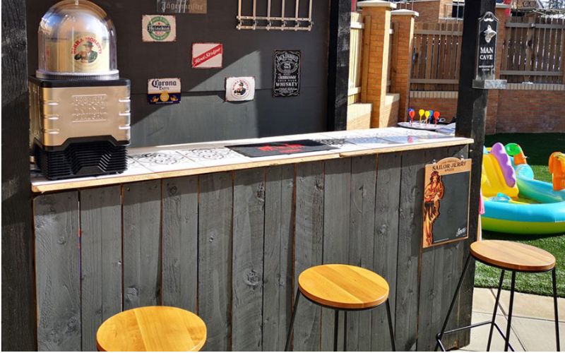 Quầy bar mini tiện lợi và đẹp mắt cho tiệc