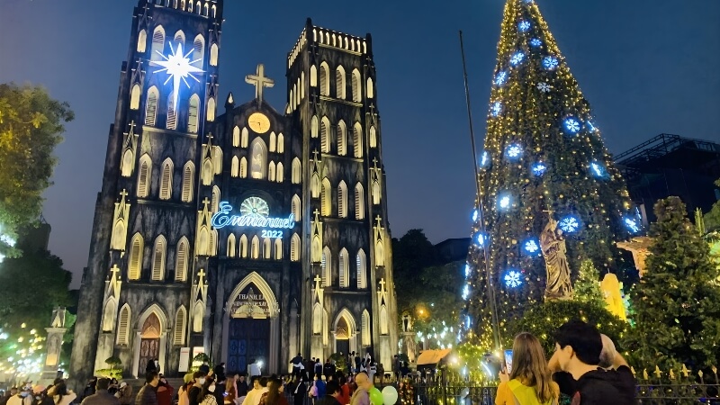 Hình ảnh lễ Giáng sinh ở Việt Nam tại Thủ đô Hà Nội
