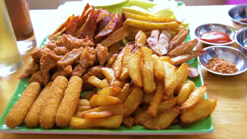 Nem chua rán tại Ngõ Tạm Thương