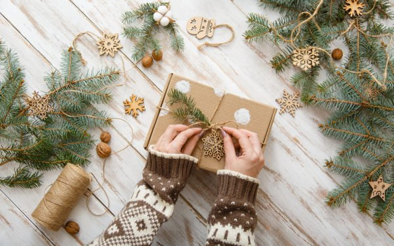 Ảnh flatlay phụ kiện Noel cho dân sáng tạo