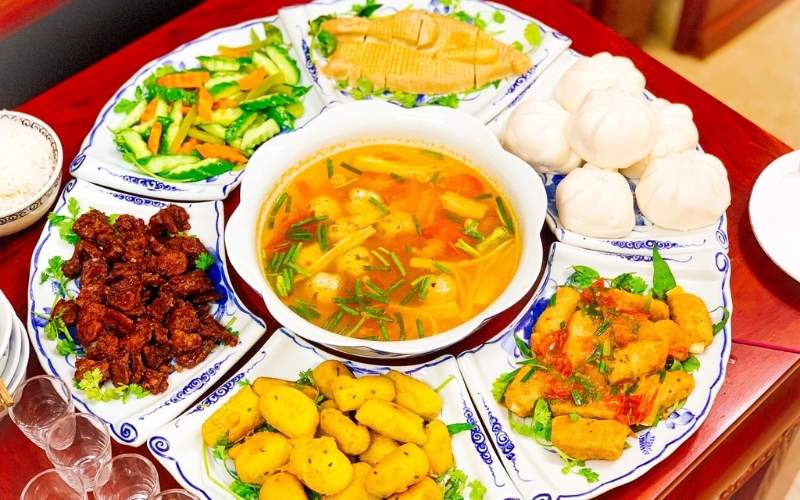 Mâm cỗ tất niên chay vừa thanh tịnh vừa đầy đủ hương vị, mang ý nghĩa sức khỏe, may mắn Mâm cỗ tất niên chay vừa thanh tịnh vừa đầy đủ hương vị, mang ý nghĩa sức khỏe, may mắn