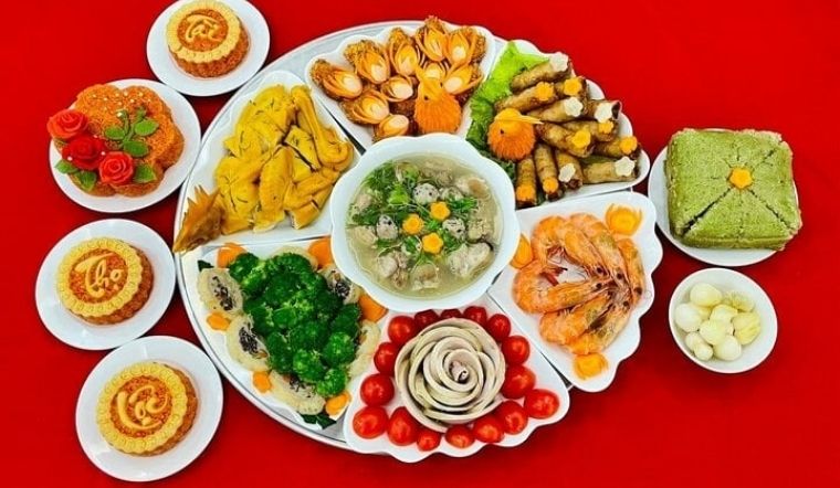 Mâm cơm tất niên gồm những gì? Gợi ý thực đơn 3 miền chuẩn phong tục Việt