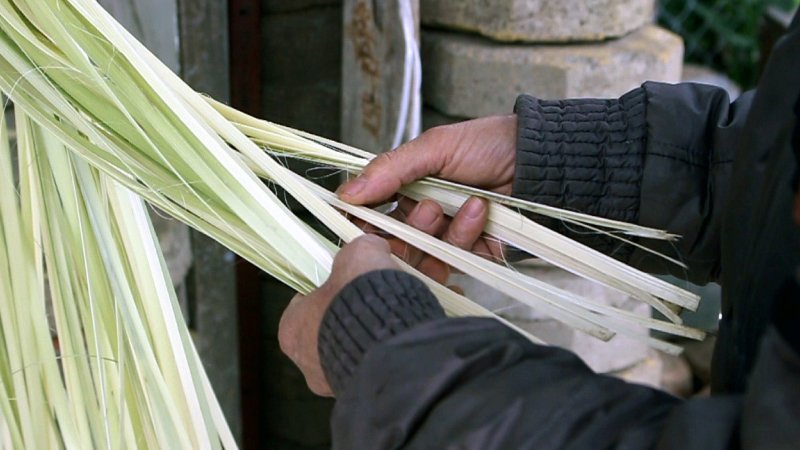 Có dùng dây nilon để buộc bánh chưng không? Có dùng dây nilon để buộc bánh chưng không?