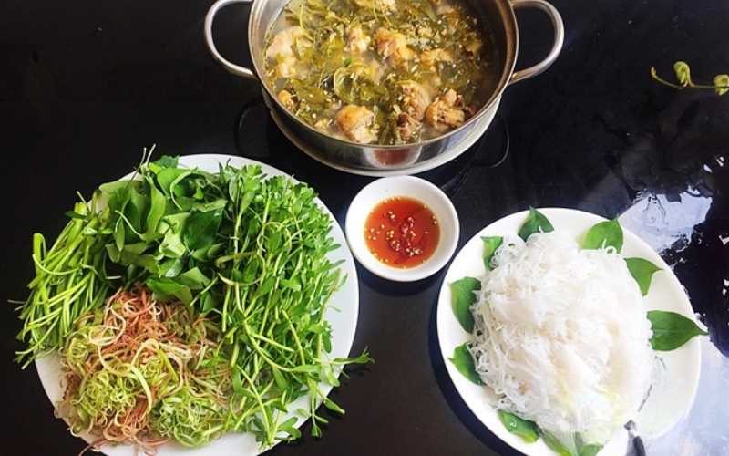 Rau đắng nên dùng vừa phải, nhúng nhanh để giữ vị Rau đắng nên dùng vừa phải, nhúng nhanh để giữ vị