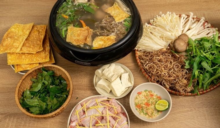 Lẩu gà ăn với rau gì? Gợi ý rau ngon phù hợp từng kiểu lẩu