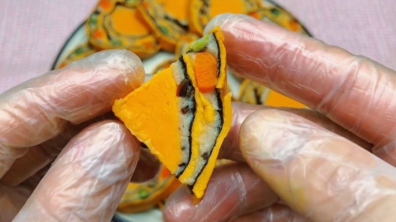 Chả bách hoa nhân trứng muối chay Chả bách hoa nhân trứng muối chay