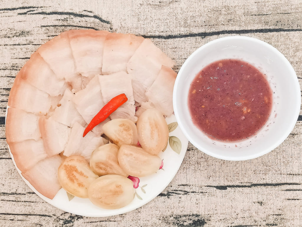 Ba rọi heo C.P 300g + Cà pháo 200g + Mắm tôm Tĩnh Gia 120g