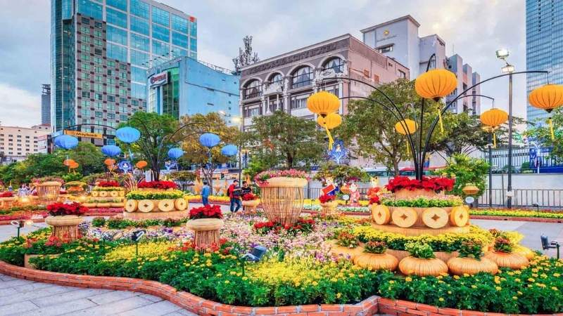 Đường hoa Nguyễn Huệ