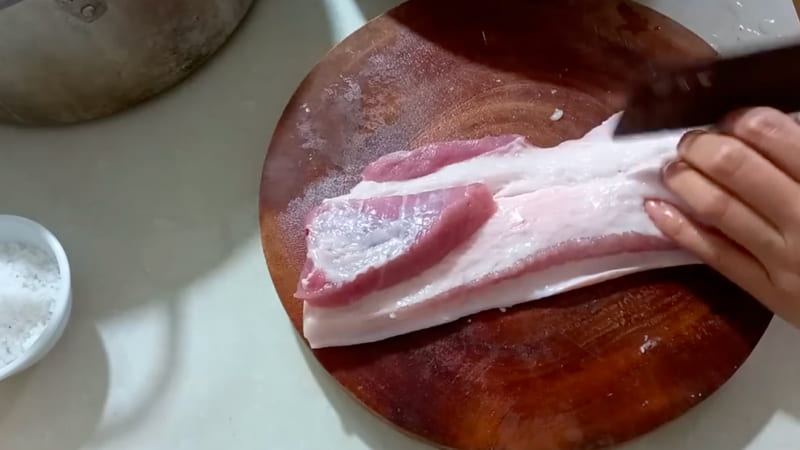 Bước 1: Sơ chế thịt heo Bước 1: Sơ chế thịt heo