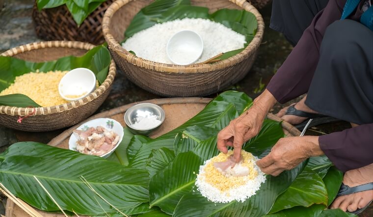 Cách gói bánh chưng bằng lá chuối đẹp, đều, không bị nứt