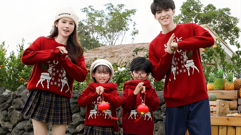 Chụp ảnh Noel với gia đình, bạn bè Chụp ảnh Noel với gia đình, bạn bè