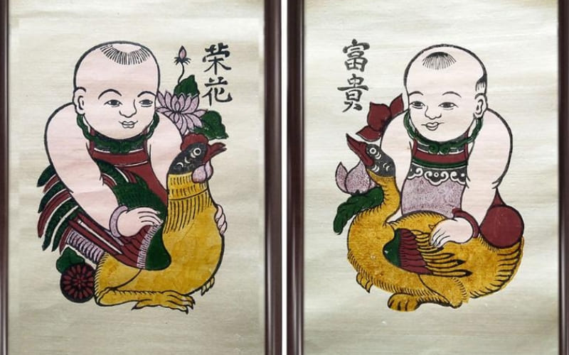 Người chơi tranh phân biệt tranh thật nhờ giấy và màu. Người chơi tranh phân biệt tranh thật nhờ giấy và màu.