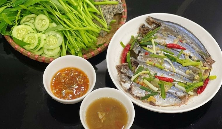 Công thức làm cá nục hấp cuốn bánh tráng ngon quên lối về