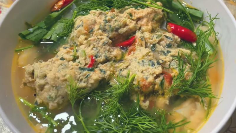 Hướng dẫn làm món canh rươi nấu măng tươi ngon, không bị tanh