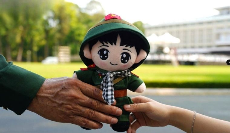 Top 15+ món quà tặng chú bộ đội ý nghĩa, thiết thực nhất