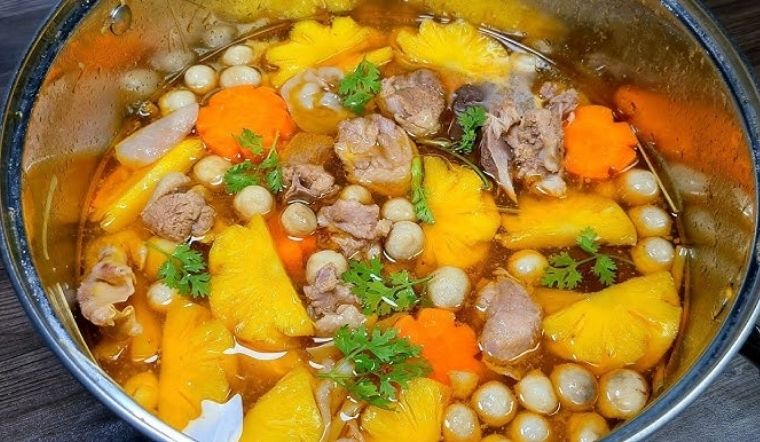 Cách nấu vịt nấu khóm chua ngọt, thịt mềm thấm vị miền Tây