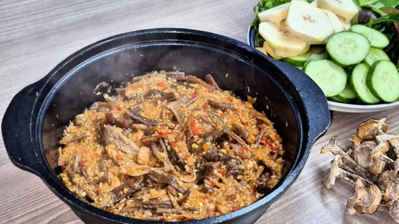 Cách làm nấm lộc nhung xào sả ớt giòn ngọt, cay tê lưỡi