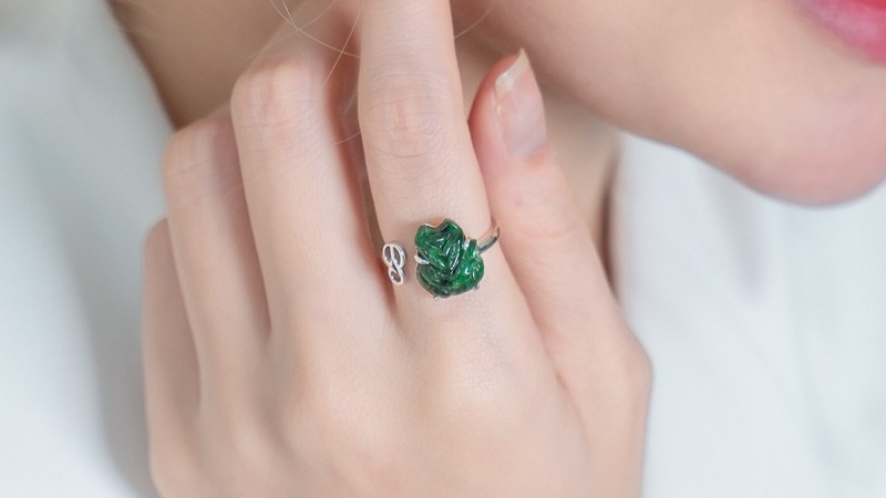 Hình ảnh đeo nhẫn hồ ly 4