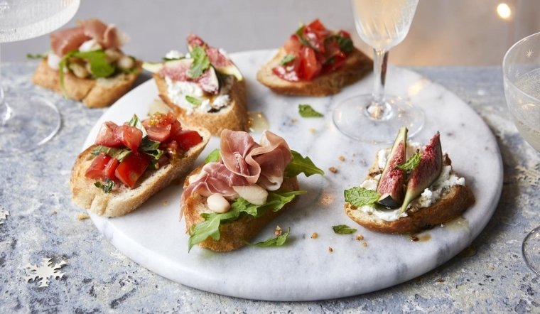 Gợi ý thực đơn canapé sang trọng, tinh tế & dễ làm cho tiệc đứng