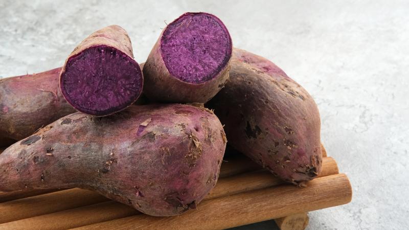 Bánh chưng bọc khoai lang tím Bánh chưng bọc khoai lang tím