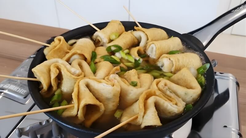 Chả cá thát lát xiên que (Chả cá Hàn Quốc) Chả cá thát lát xiên que (Chả cá Hàn Quốc)