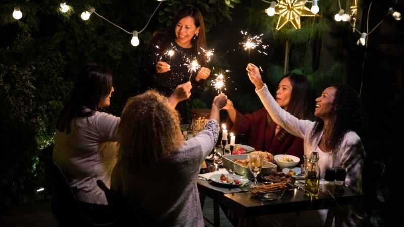 Nên chọn tiệc bất ngờ hay báo trước tùy vào tính cách người được tổ chức Nên chọn tiệc bất ngờ hay báo trước tùy vào tính cách người được tổ chức