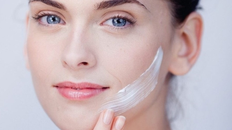 Kem nền serum chứa 50-70% dưỡng chất Kem nền serum chứa 50-70% dưỡng chất