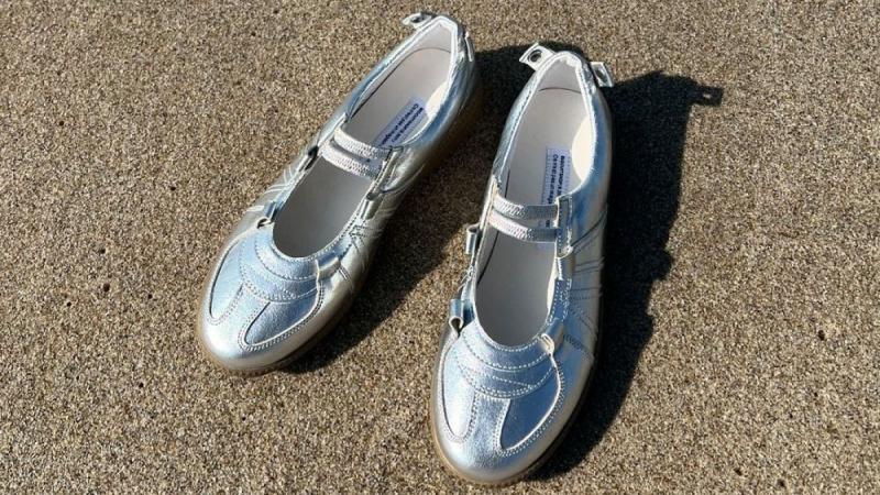 Giày Ballet Sneaker có quai Giày Ballet Sneaker có quai