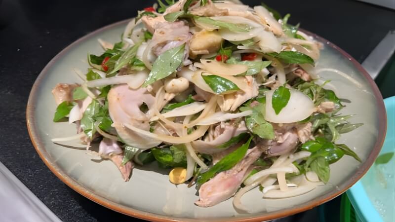 Gà xé phay trộn gỏi
