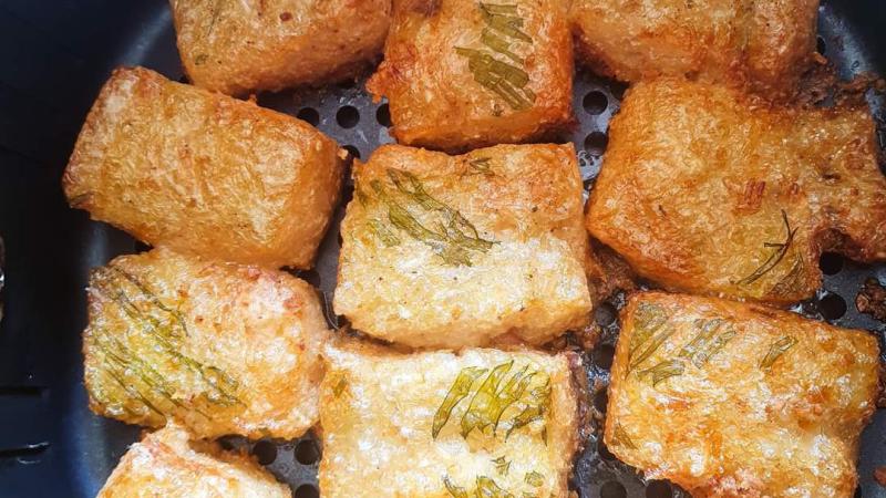 Bánh chưng rán bằng nồi chiên không dầu Bánh chưng rán bằng nồi chiên không dầu