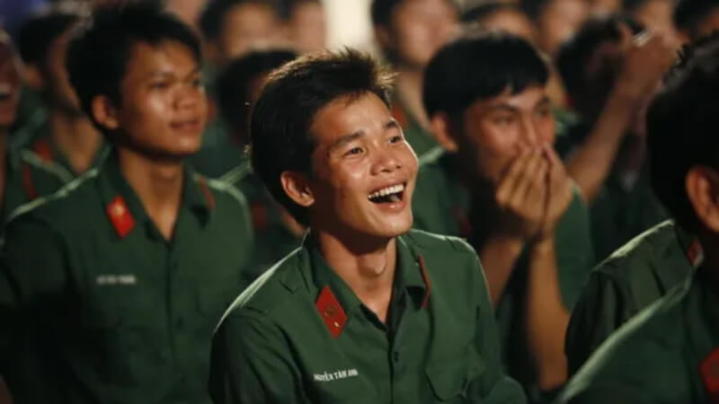 Bộ đội Việt Nam trong đời sống giản dị, gần gũi.