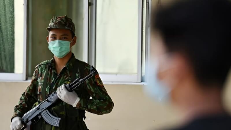 Khoảnh khắc nghiêm túc nhưng đầy quyết tâm.