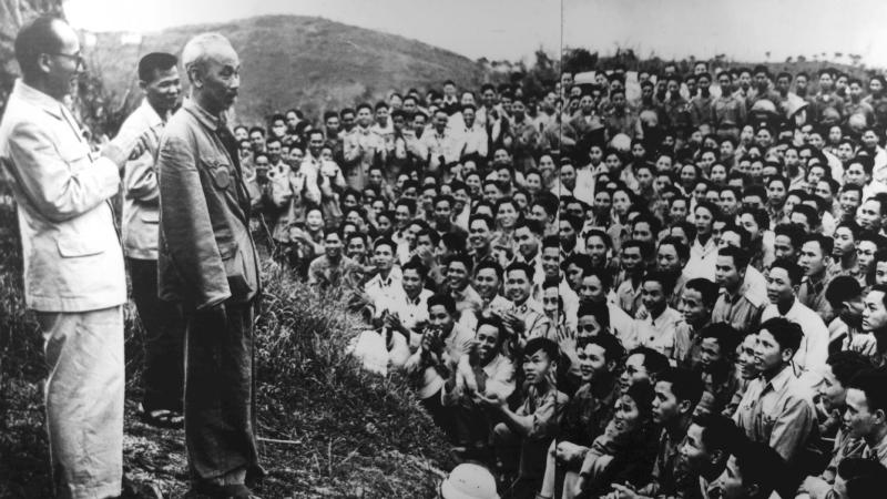 Khẩu hiệu nào được coi là biểu tượng của quân đội Việt Nam?