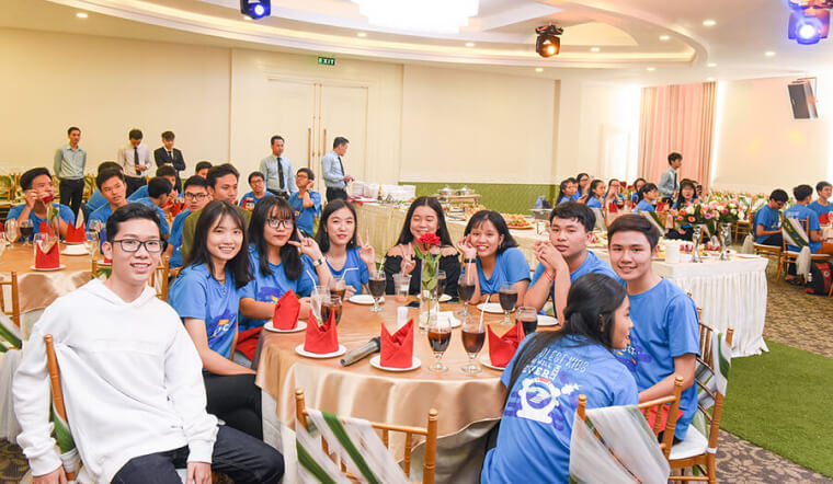 Thực đơn liên hoan lớp cuối năm - Vừa ngon, vừa vui, vừa ý nghĩa!