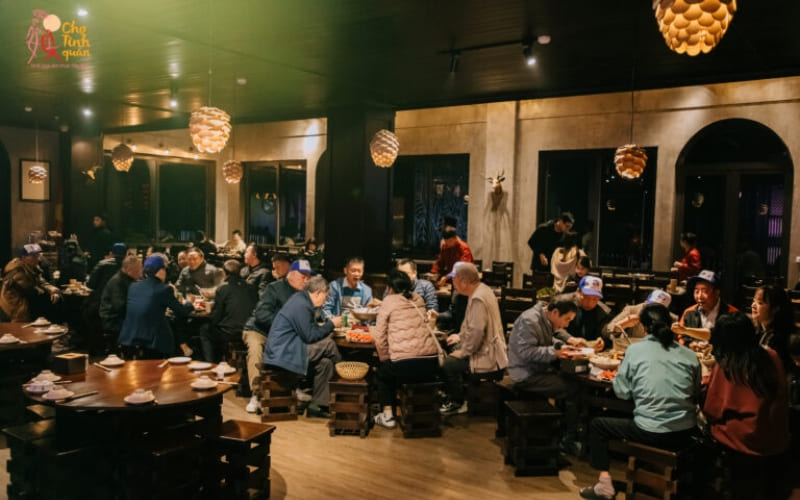 Chợ Tình Sapa mang ẩm thực đặc sản núi rừng Tây Bắc.