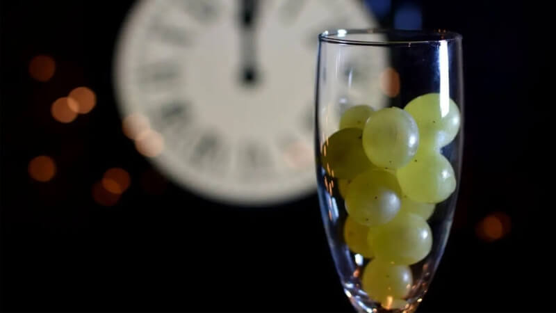 Ăn 12 quả nho lúc giao thừa có ý nghĩa gì?