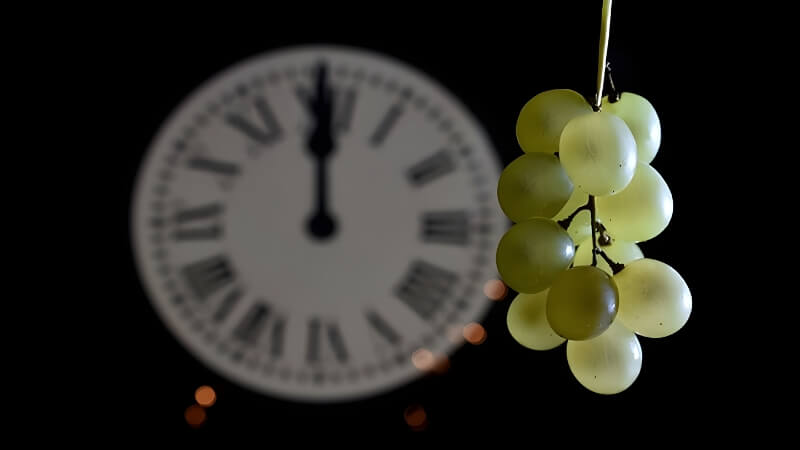 Nguồn gốc của trào lưu ăn nho giao thừa Tết Dương