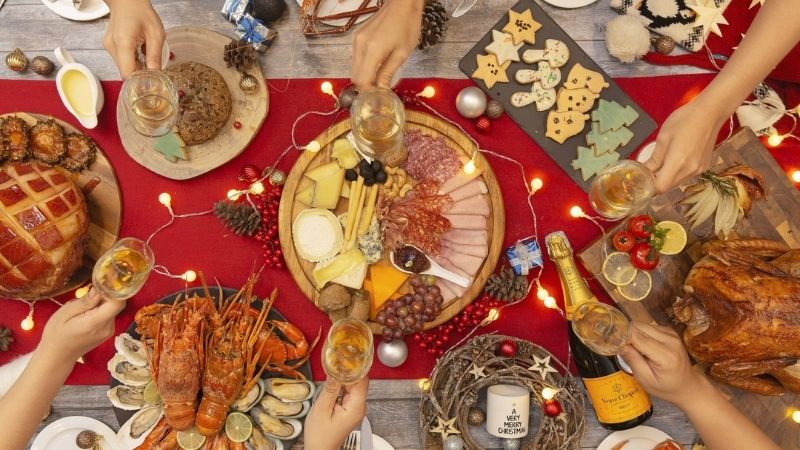  Tiệc mừng năm mới