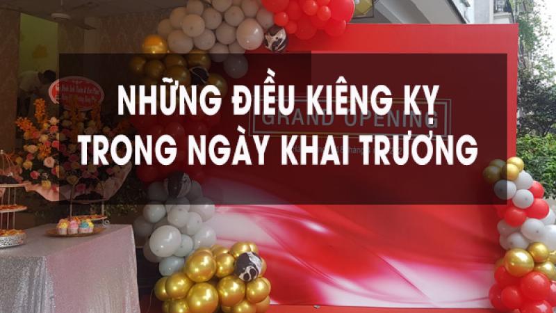 Có cần xem giờ khai trương không?