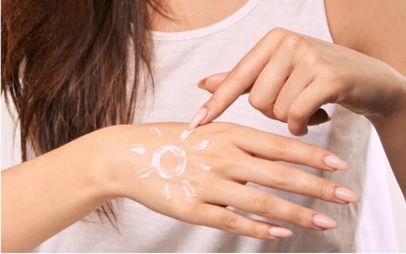 Hiệu quả tắm trắng kéo dài nhờ chống nắng và dưỡng ẩm đúng cách