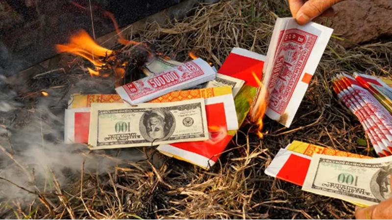 Có cần đốt vàng mã khi cúng mùng 1 tháng 12 không?