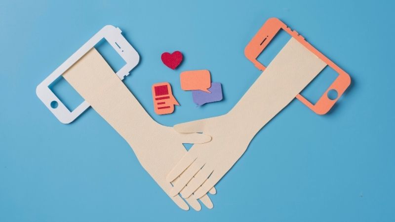 Xu hướng caption tổng kết năm 2025: Lồng ghép hashtag & âm thanh hot