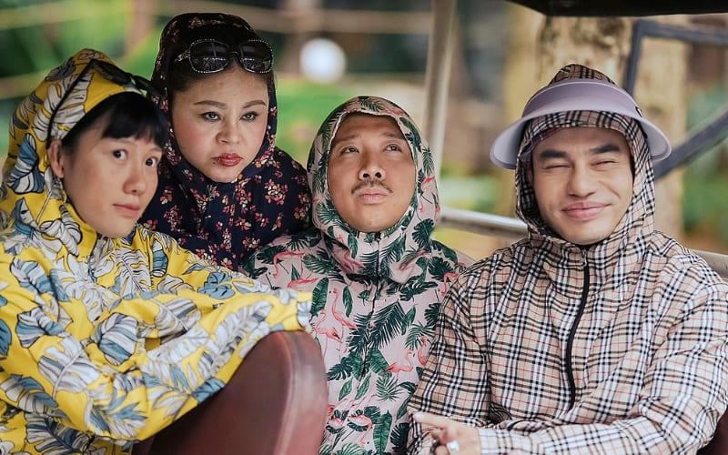 Bộ Tứ Báo Thủ.