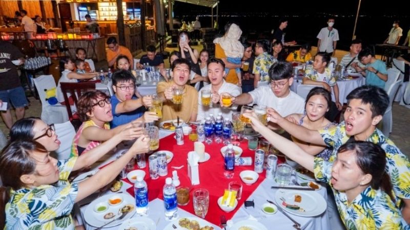 Bí quyết "chạm tim" bà con: Lồng ghép câu chuyện chung của xóm năm quav