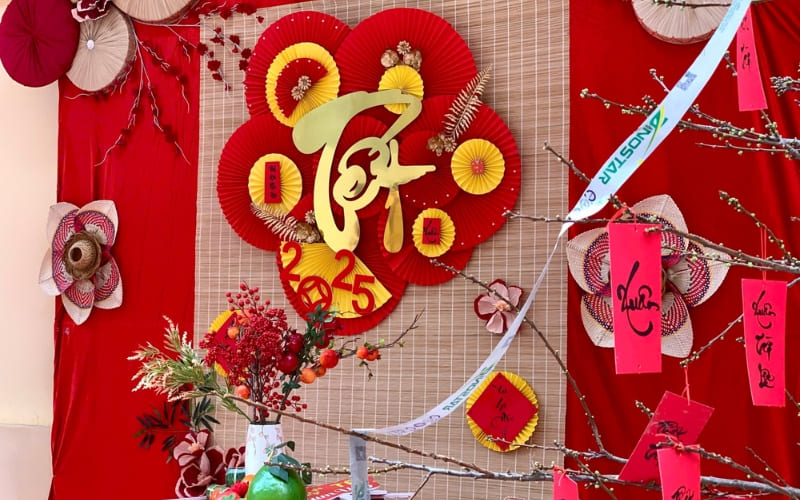 Những lỗi thường gặp khi trang trí hội trường Tết làm giảm thẩm mỹ