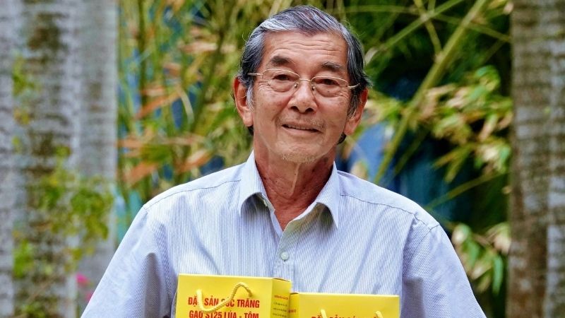 Gạo ST25 Ông Cua là dòng gạo thơm đặc sản Sóc Trăng do kỹ sư Hồ Quang Cua lai tạo